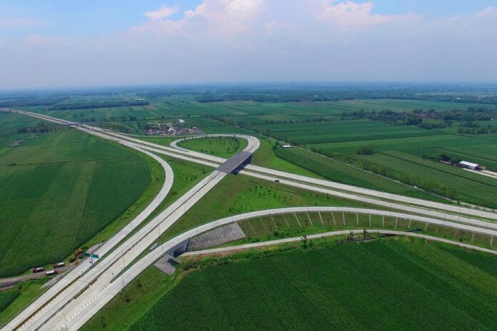 Jalan Tol Jombang-Mojokerto.