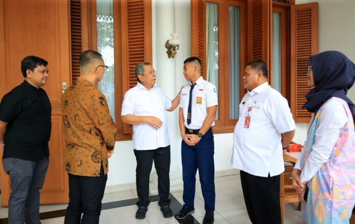 Sebanyak 21 siswa asal Kota Tangerang berhasil menorehkan prestasi gemilang dengan lolos seleksi masuk SMA Taruna Nusantara, salah satu sekolah unggulan yang dikenal banyak mencetak calon pemimpin masa depan Indonesia.