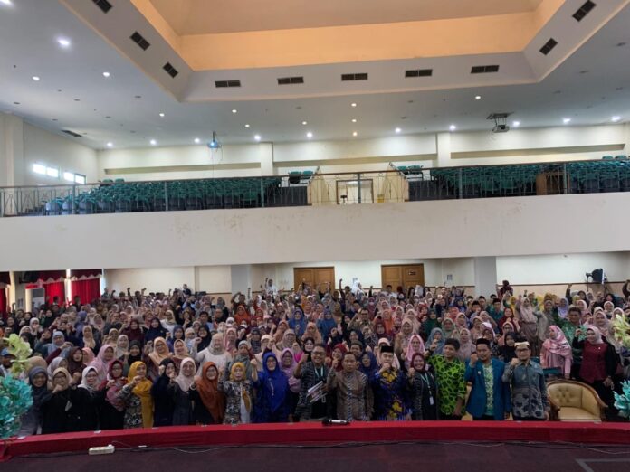 Gerakan Sekolah Menyenangkan (GSM) Komunitas Kota Tangerang Selatan kembali menggelar NGKAJI Pendidikan ke-8 di Syahida Inn, Kampus II UIN Jakarta, Ciputat, pada Sabtu (30/8/2025).