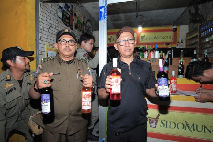 Satuan Polisi Pamong Praja (Satpol PP) Kota Tangerang Selatan kembali menggelar razia besar-besaran terhadap minuman keras (miras) dan tempat hiburan yang disinyalir menjual alkohol tanpa izin.