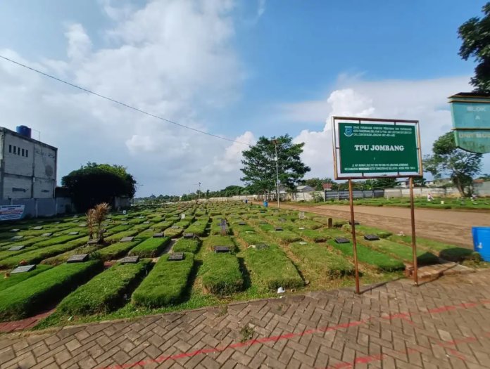 Dinas Perumahan Rakyat, Kawasan Permukiman dan Pertanahan (Disperkimta) terus berupaya meningkatkan kualitas pelayanan pemakaman bagi masyarakat melalui penyediaan lahan, pelayanan administrasi, serta pengelolaan Tempat Pemakaman Umum (TPU)