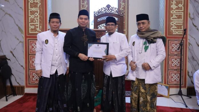 Pemkot Tangsel saat perkuat peran masjid sebagai pusat edukasi. masjid